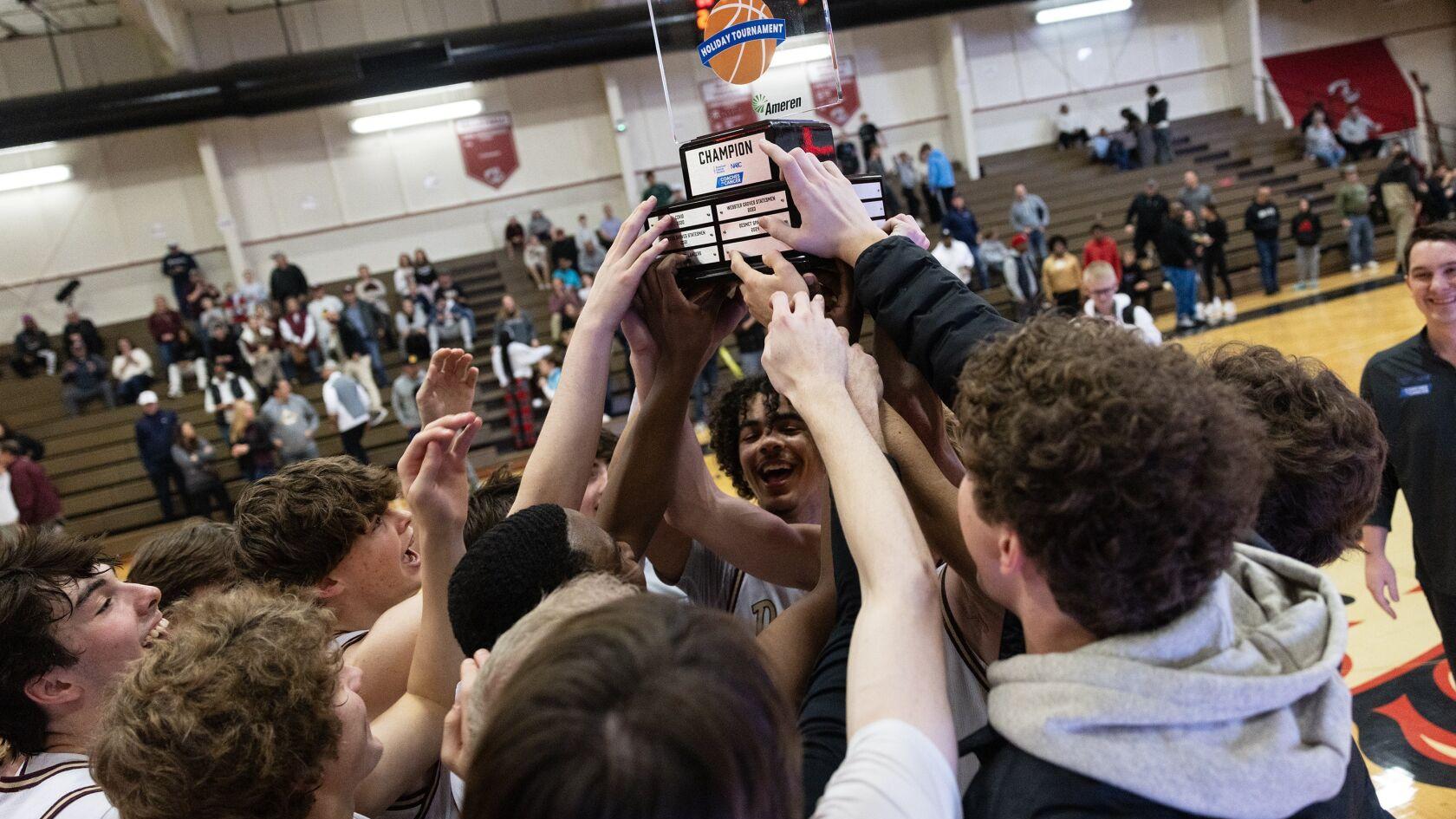 De Smet slows down Marquette to claim Coaches vs. Cancer championship